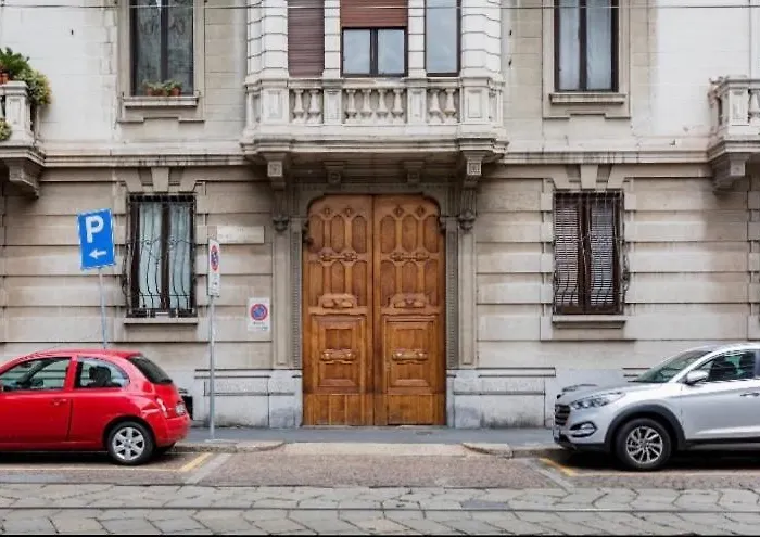 Hacca Collection-Plush Urban Sanctuary In The Milan City Center